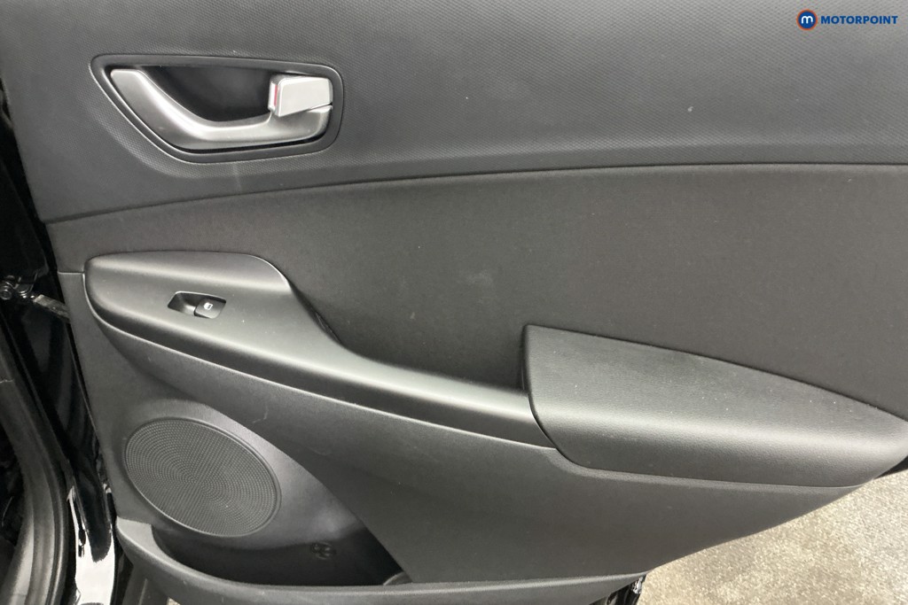Hyundai Kona Se Connect Manual Petrol SUV - Stock Number (1650856) - 17th supplementary image