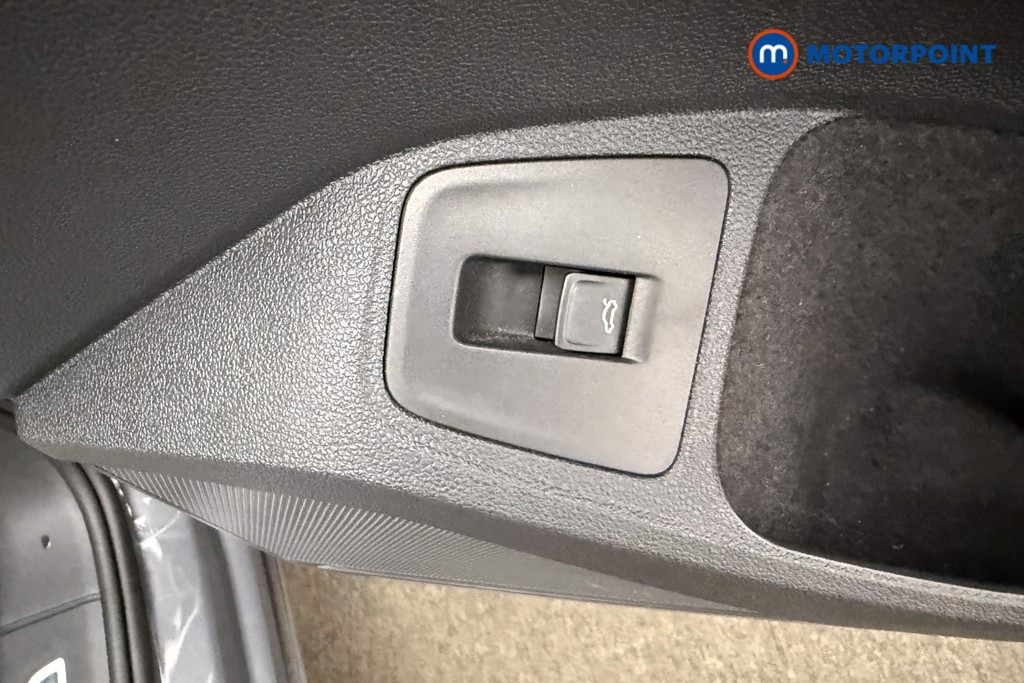 Volkswagen Tiguan Elegance Automatic Petrol SUV - Stock Number (1652048) - 24th supplementary image