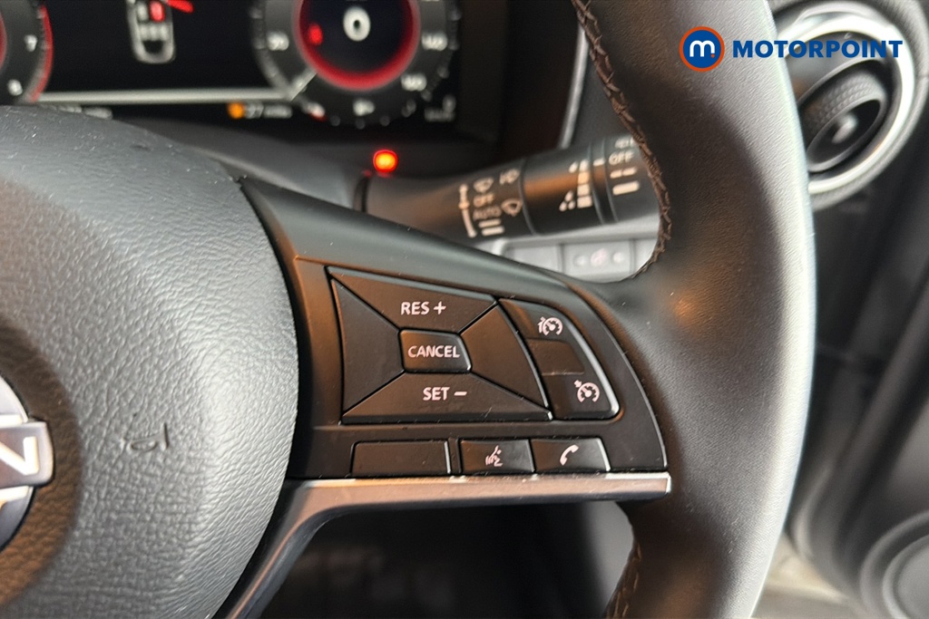 Nissan Juke N-Connecta Manual Petrol SUV - Stock Number (1655816) - 3rd supplementary image