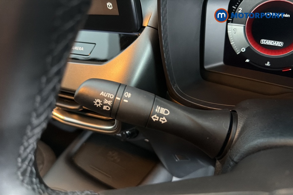 Nissan Juke N-Connecta Manual Petrol SUV - Stock Number (1655816) - 5th supplementary image