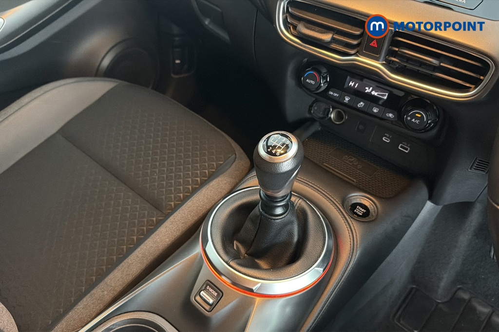 Nissan Juke N-Connecta Manual Petrol SUV - Stock Number (1655816) - 15th supplementary image