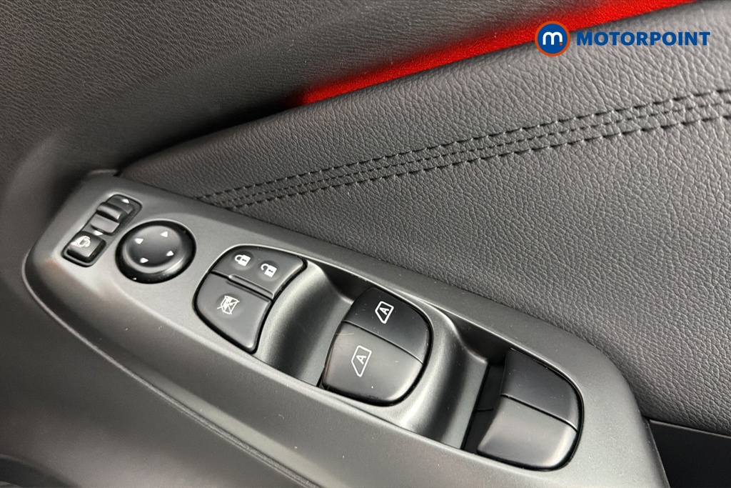 Nissan Juke N-Connecta Manual Petrol SUV - Stock Number (1655816) - 19th supplementary image