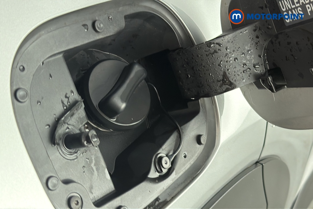 Nissan Juke N-Connecta Manual Petrol SUV - Stock Number (1655816) - 41st supplementary image
