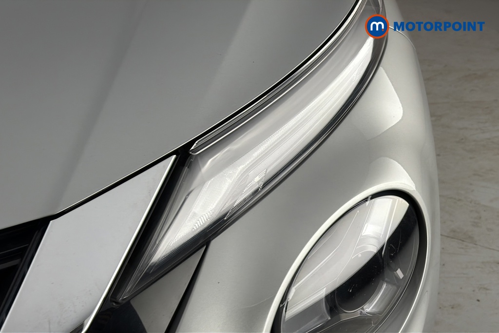 Nissan Juke N-Connecta Manual Petrol SUV - Stock Number (1655816) - 42nd supplementary image