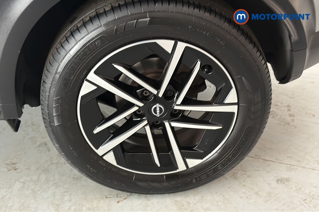 Nissan Juke N-Connecta Manual Petrol SUV - Stock Number (1655816) - 45th supplementary image