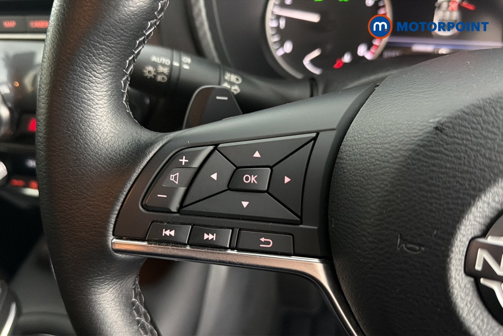 Nissan Juke N-Connecta Automatic Petrol SUV - Stock Number (1655891) - 4th supplementary image