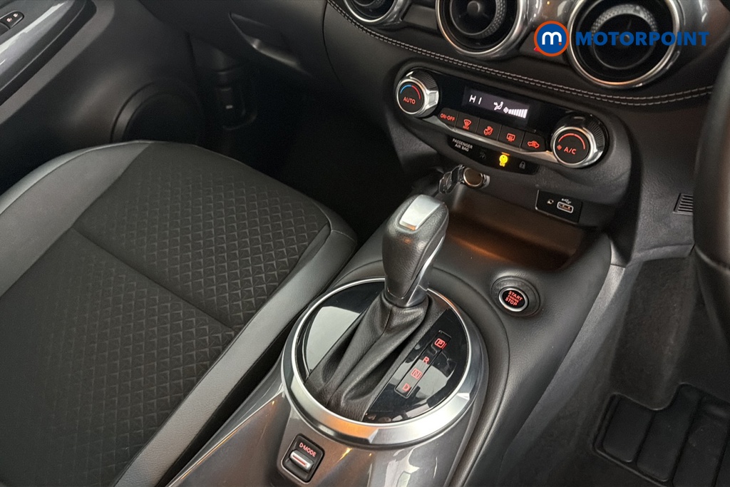 Nissan Juke N-Connecta Automatic Petrol SUV - Stock Number (1655891) - 15th supplementary image