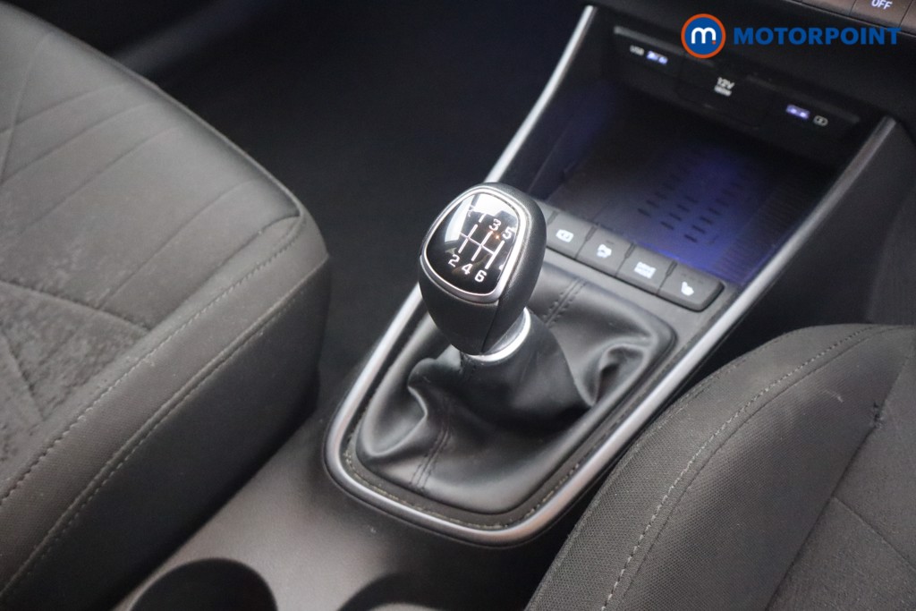 Hyundai Bayon Premium Manual Petrol SUV - Stock Number (1655988) - 4th supplementary image