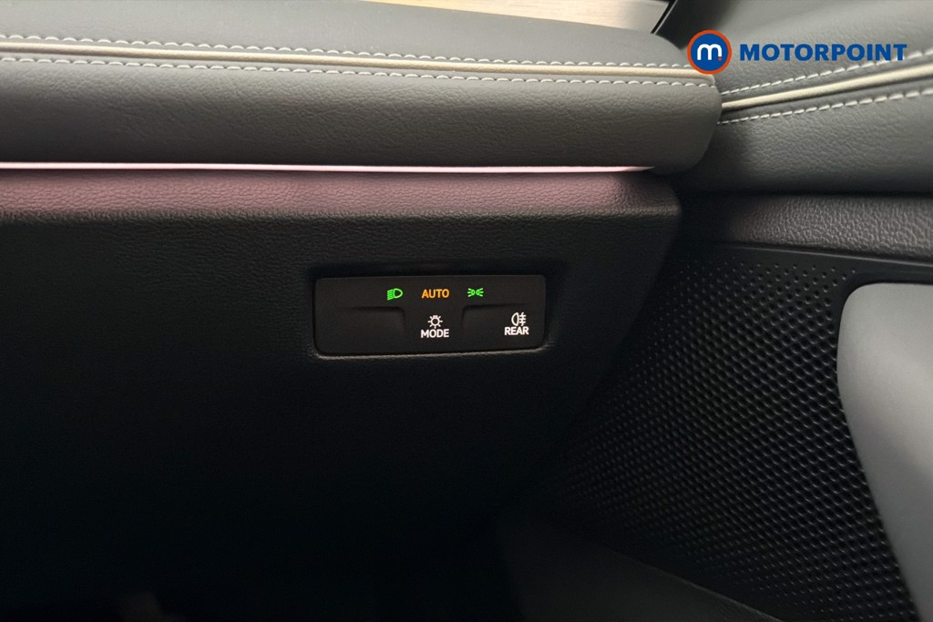 Volkswagen Passat Life Automatic Petrol Plug-In Hybrid Estate - Stock Number (1656631) - 18th supplementary image