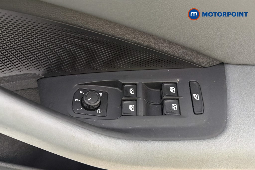 Volkswagen Passat Life Automatic Petrol Plug-In Hybrid Estate - Stock Number (1656631) - 20th supplementary image