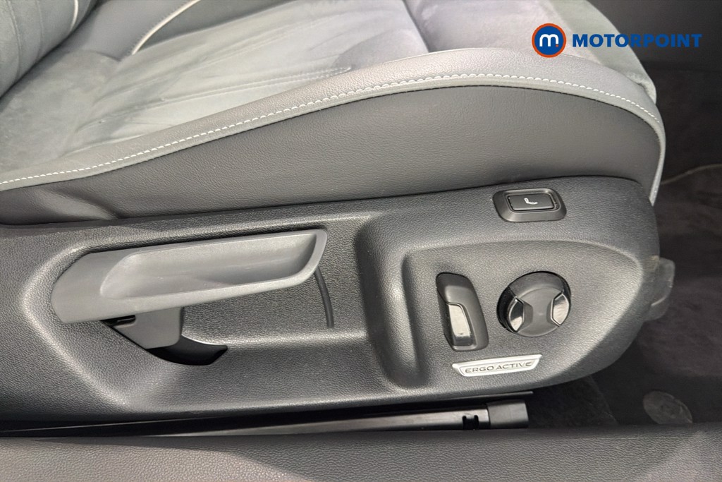 Volkswagen Passat Life Automatic Petrol Plug-In Hybrid Estate - Stock Number (1656631) - 25th supplementary image