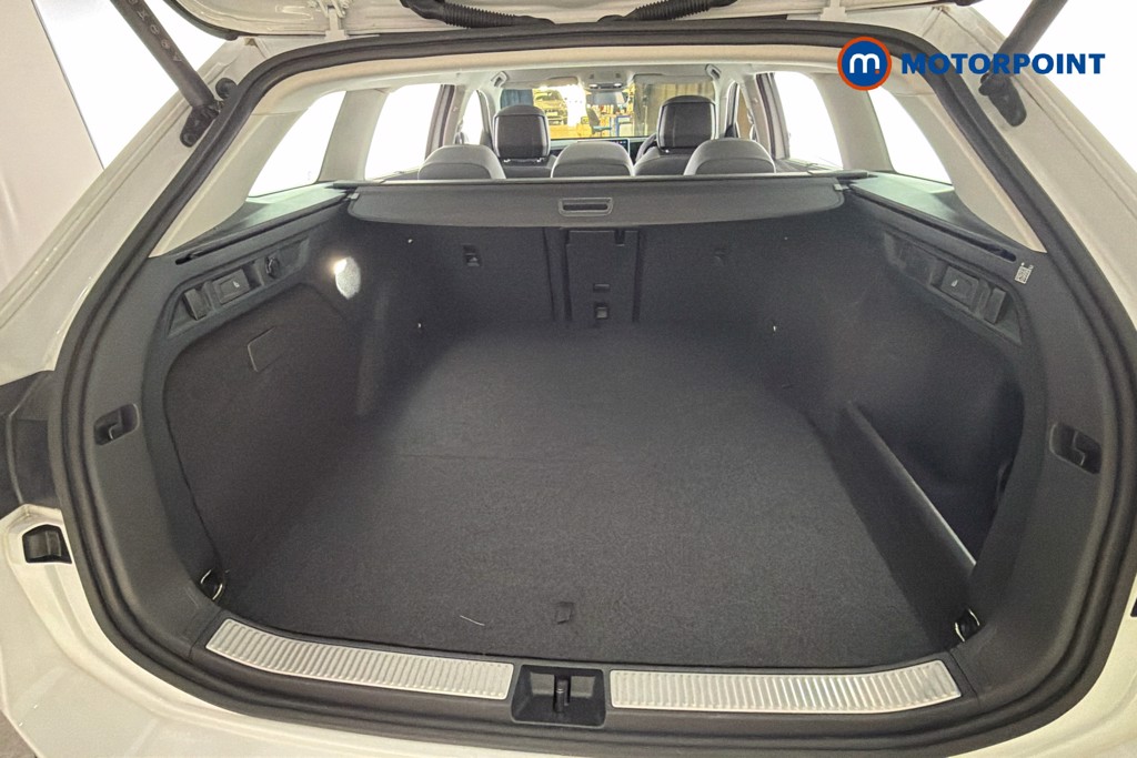 Volkswagen Passat Life Automatic Petrol Plug-In Hybrid Estate - Stock Number (1656631) - 33rd supplementary image