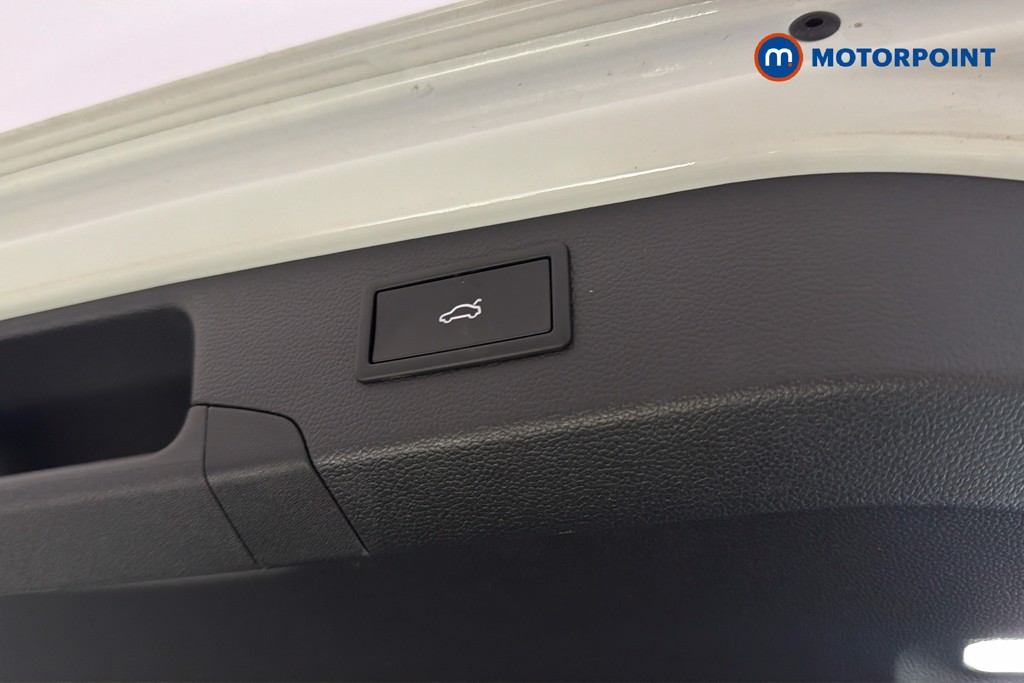 Volkswagen Passat Life Automatic Petrol Plug-In Hybrid Estate - Stock Number (1656631) - 35th supplementary image