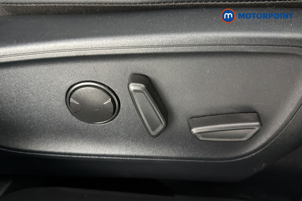 Ford Kuga Black Package Edition Manual Petrol SUV - Stock Number (1657088) - 23rd supplementary image