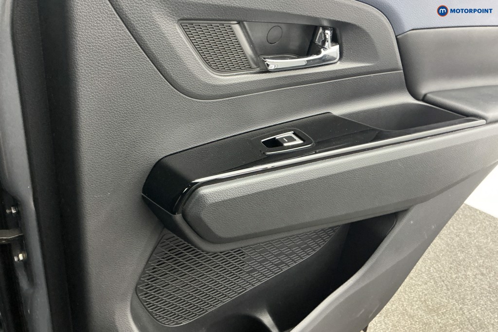 Ssangyong Korando Ventura Automatic Electric SUV - Stock Number (1657232) - 19th supplementary image