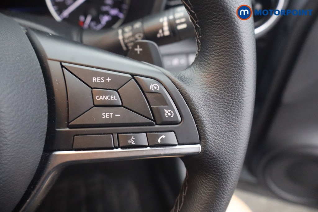 Nissan Juke N-Connecta Automatic Petrol SUV - Stock Number (1657345) - 7th supplementary image