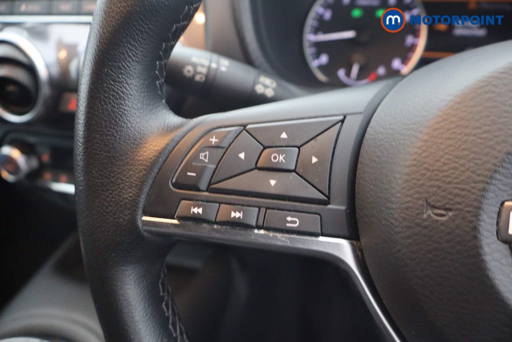 Nissan Juke N-Connecta Manual Petrol SUV - Stock Number (1658480) - 6th supplementary image