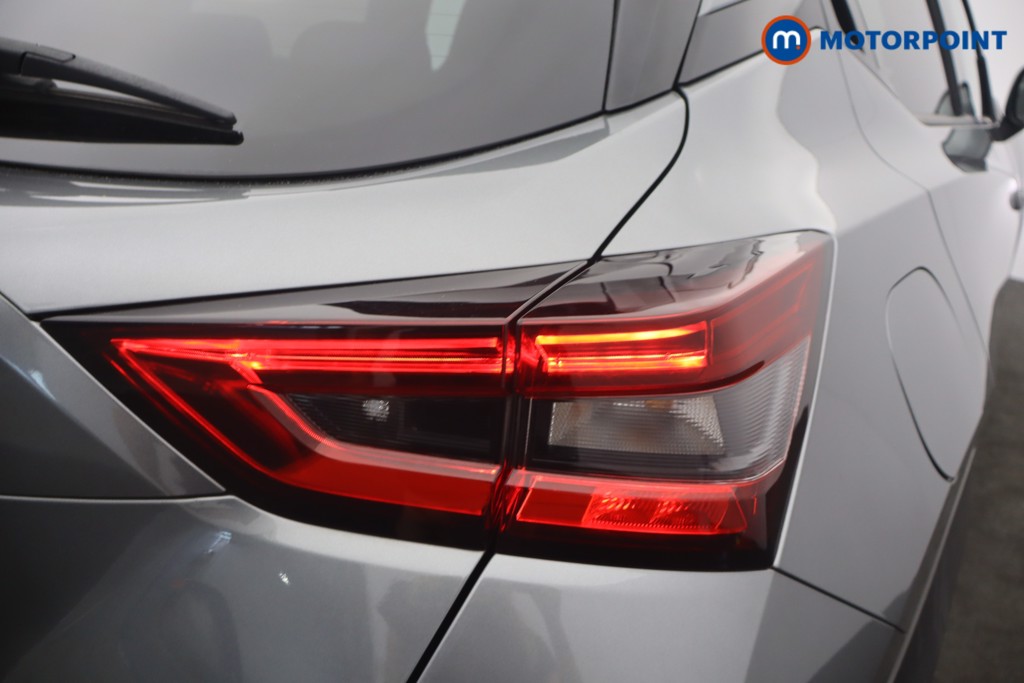 Nissan Juke N-Connecta Manual Petrol SUV - Stock Number (1658480) - 13th supplementary image