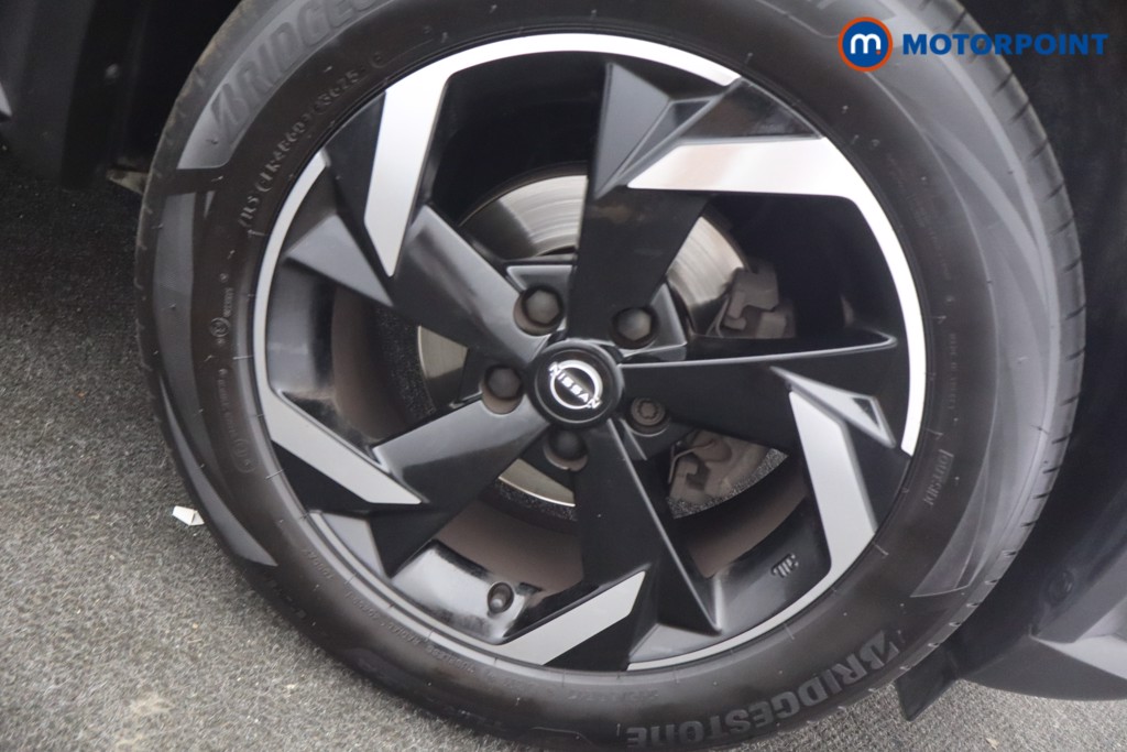 Nissan Juke N-Connecta Manual Petrol SUV - Stock Number (1658480) - 17th supplementary image