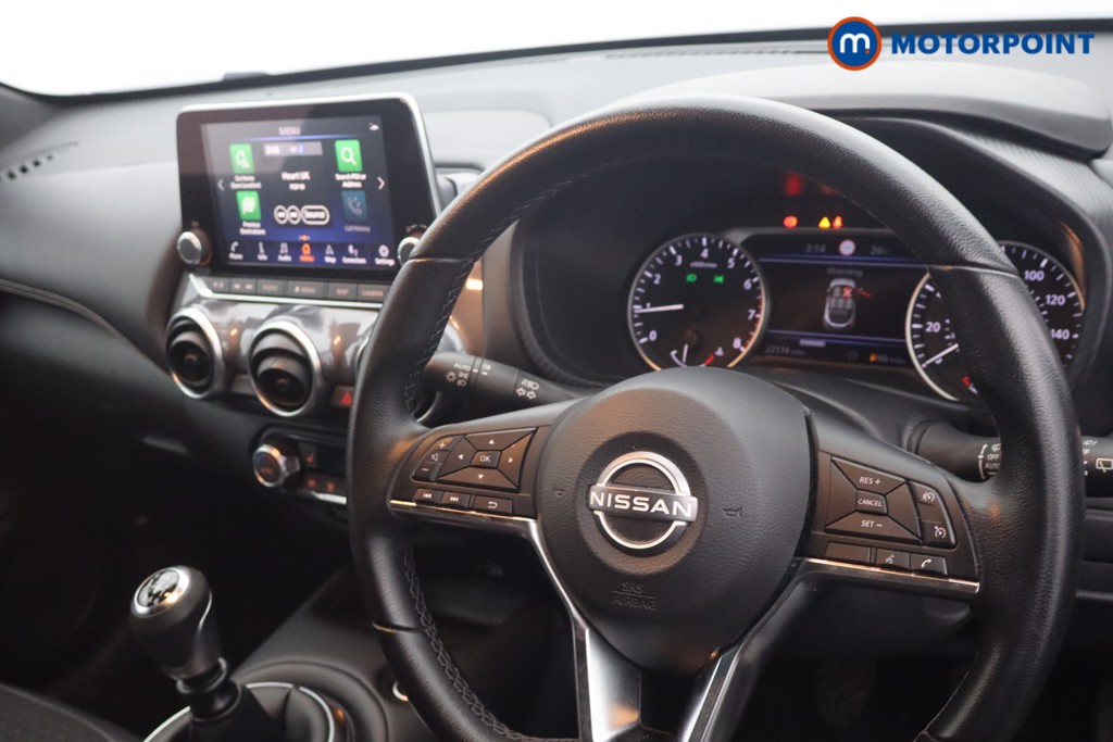 Nissan Juke N-Connecta Manual Petrol SUV - Stock Number (1658480) - 1st supplementary image