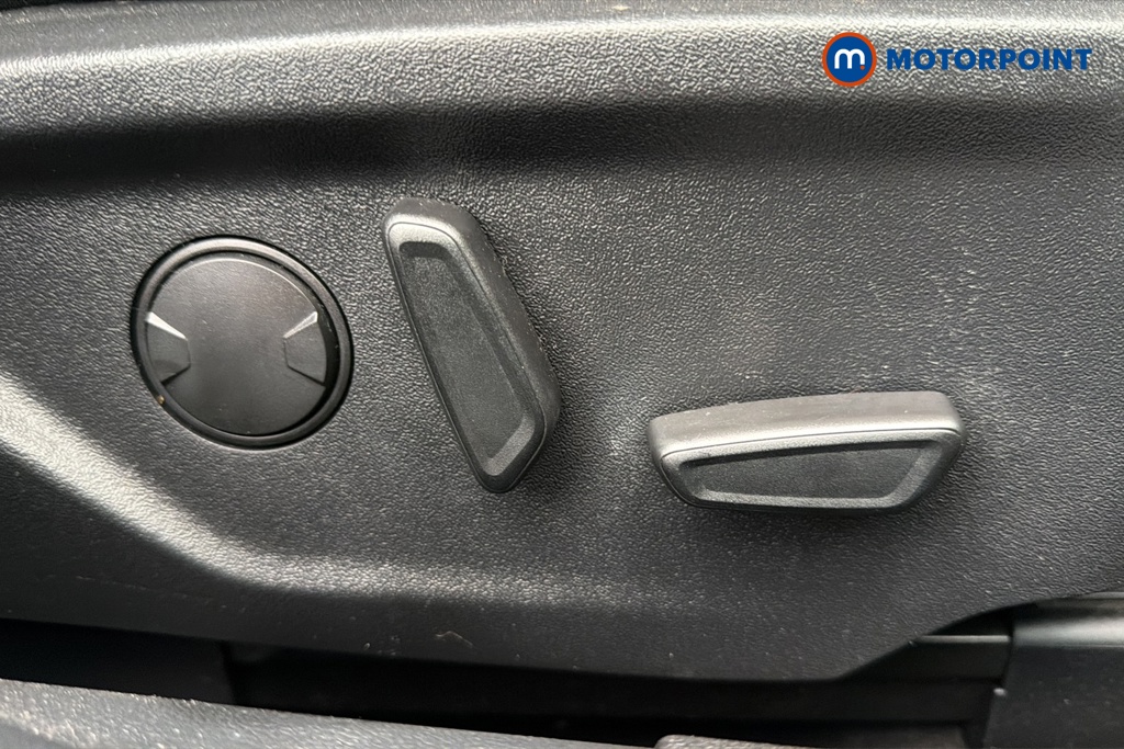 Ford Focus St-Line X Automatic Diesel Estate - Stock Number (1659443) - 23rd supplementary image