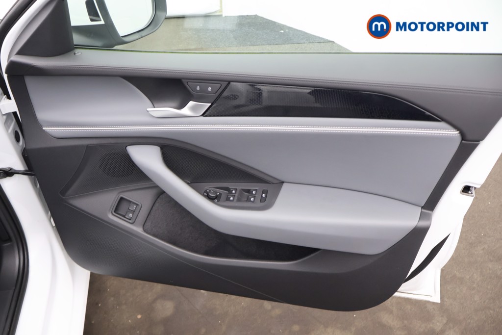 Volkswagen Passat Life Automatic Petrol Plug-In Hybrid Estate - Stock Number (1659614) - 15th supplementary image