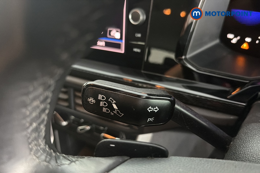 Volkswagen Polo Life Automatic Petrol Hatchback - Stock Number (1659860) - 5th supplementary image
