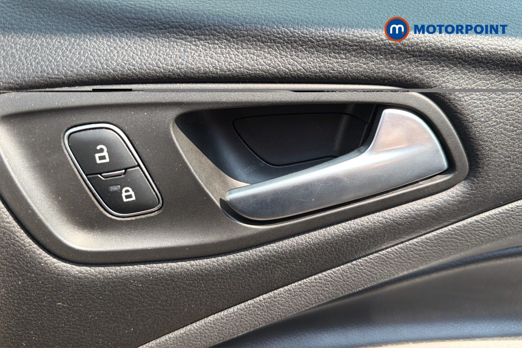 Ford Kuga Titanium Edition Manual Petrol SUV - Stock Number (1660017) - 42nd supplementary image