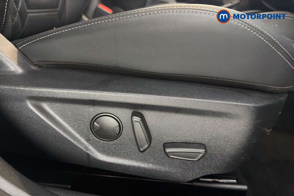 Ford Focus Titanium Vignale Automatic Petrol Hatchback - Stock Number (1660043) - 25th supplementary image
