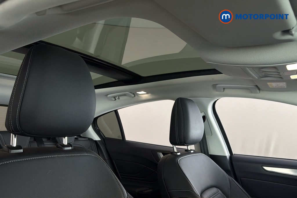 Ford Focus Titanium Vignale Automatic Petrol Hatchback - Stock Number (1660043) - 32nd supplementary image