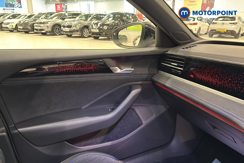 Volkswagen Passat R-Line Automatic Petrol Plug-In Hybrid Estate - Stock Number (1660241) - 10th supplementary image