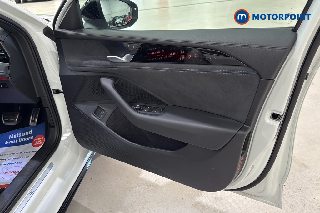 Volkswagen Passat R-Line Automatic Petrol Plug-In Hybrid Estate - Stock Number (1660241) - 18th supplementary image