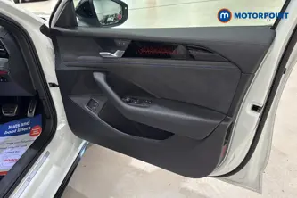 Volkswagen Passat R-Line Automatic Petrol Plug-In Hybrid Estate - Stock Number (1660241) - 18th supplementary image