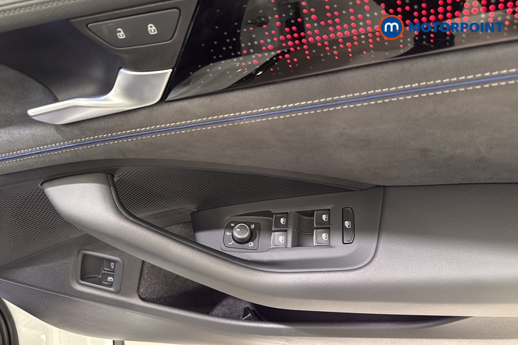 Volkswagen Passat R-Line Automatic Petrol Plug-In Hybrid Estate - Stock Number (1660241) - 19th supplementary image