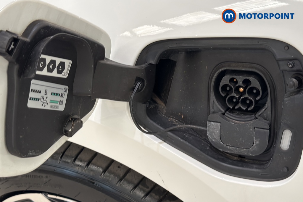 Volkswagen Passat R-Line Automatic Petrol Plug-In Hybrid Estate - Stock Number (1660241) - 40th supplementary image
