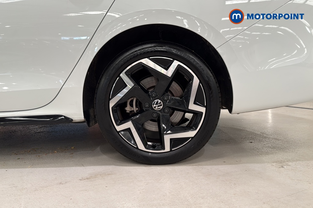 Volkswagen Passat R-Line Automatic Petrol Plug-In Hybrid Estate - Stock Number (1660241) - 45th supplementary image