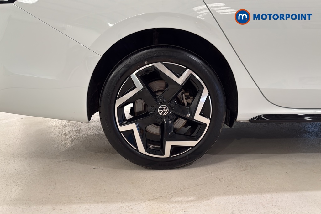 Volkswagen Passat R-Line Automatic Petrol Plug-In Hybrid Estate - Stock Number (1660241) - 46th supplementary image