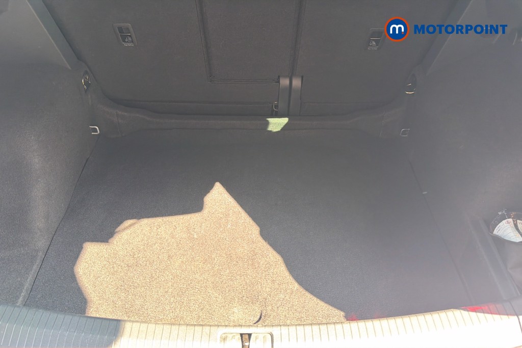 Volkswagen Tiguan R-Line Automatic Petrol SUV - Stock Number (1660803) - 33rd supplementary image