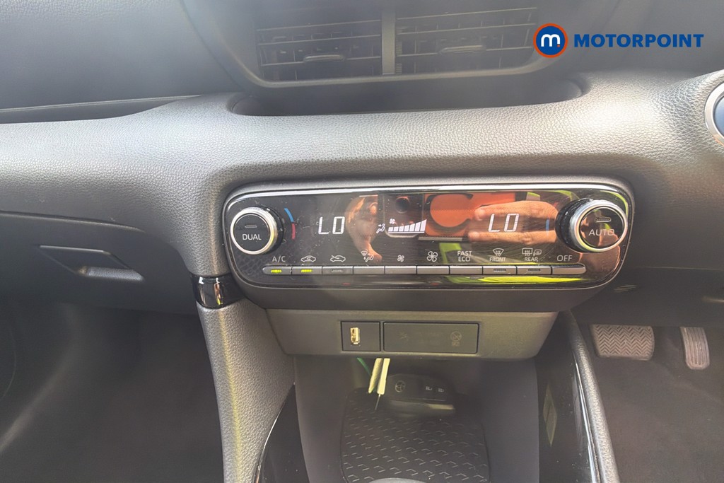 Toyota Yaris Dynamic Automatic Petrol-Electric Hybrid Hatchback - Stock Number (1661007) - 21st supplementary image
