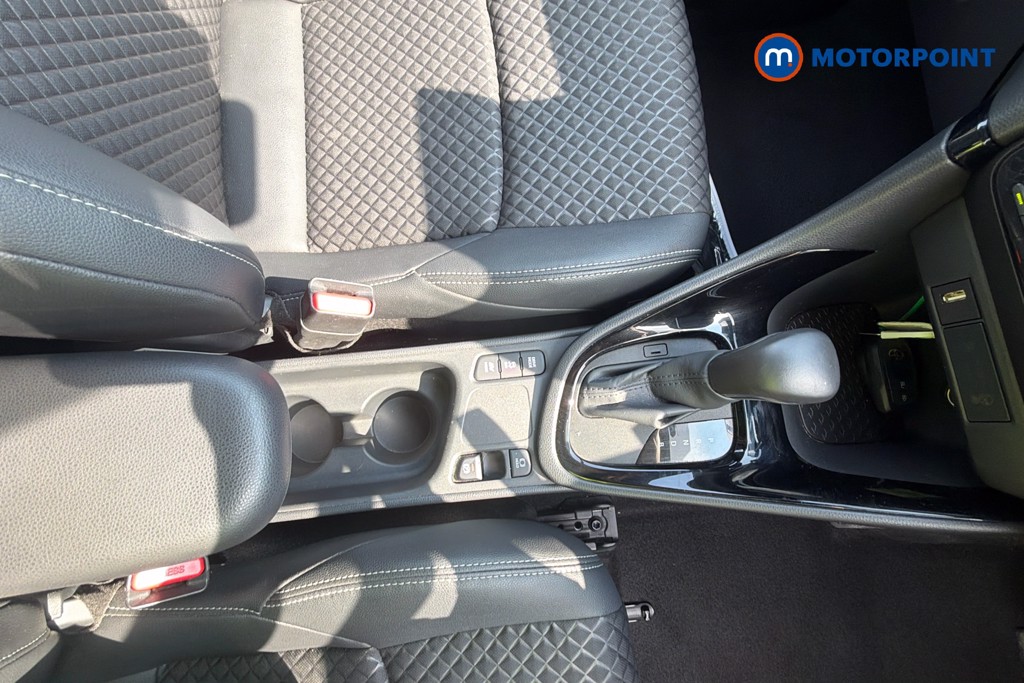 Toyota Yaris Dynamic Automatic Petrol-Electric Hybrid Hatchback - Stock Number (1661007) - 25th supplementary image