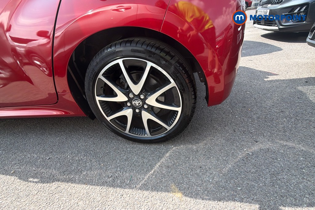 Toyota Yaris Dynamic Automatic Petrol-Electric Hybrid Hatchback - Stock Number (1661007) - 39th supplementary image