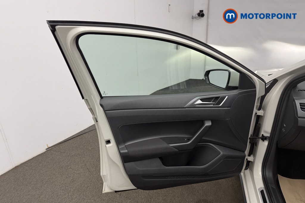 Volkswagen Polo R-Line Manual Petrol Hatchback - Stock Number (1661174) - 4th supplementary image
