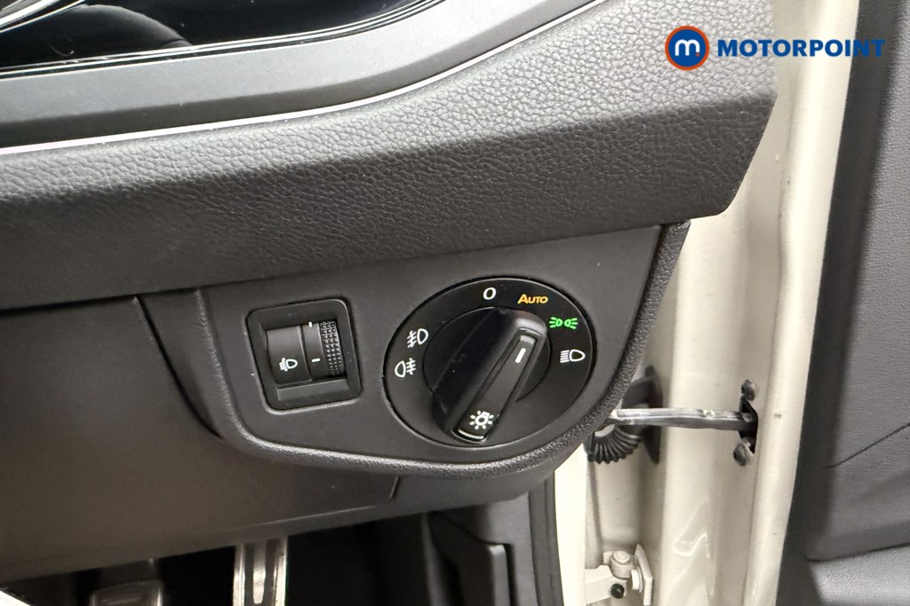 Volkswagen Polo R-Line Manual Petrol Hatchback - Stock Number (1661174) - 30th supplementary image