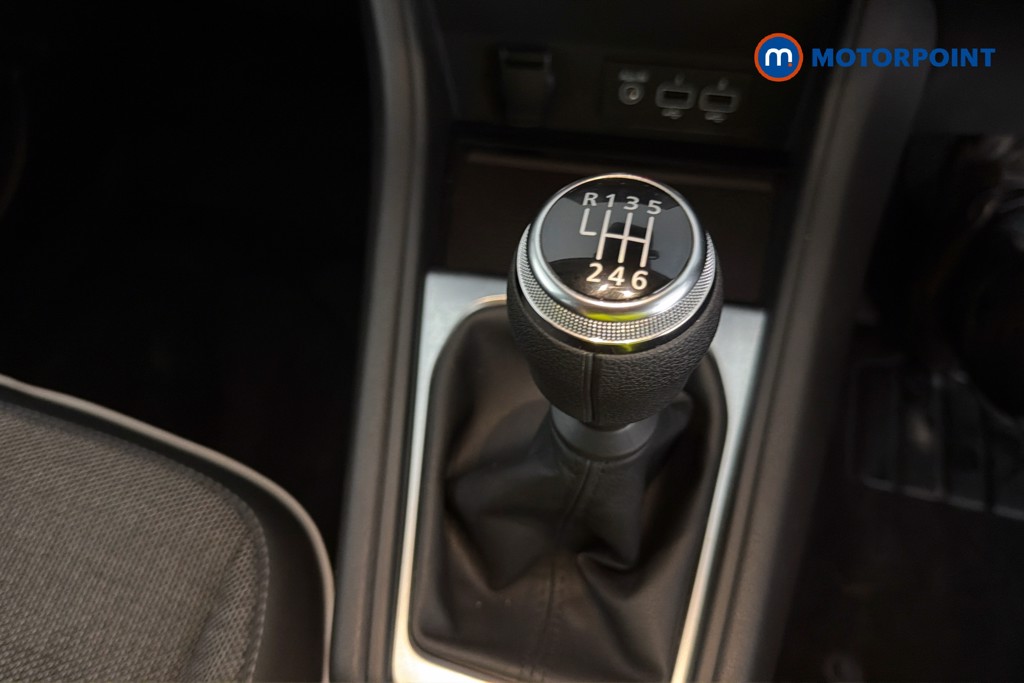 Renault Captur Techno Manual Petrol SUV - Stock Number (1661354) - 15th supplementary image