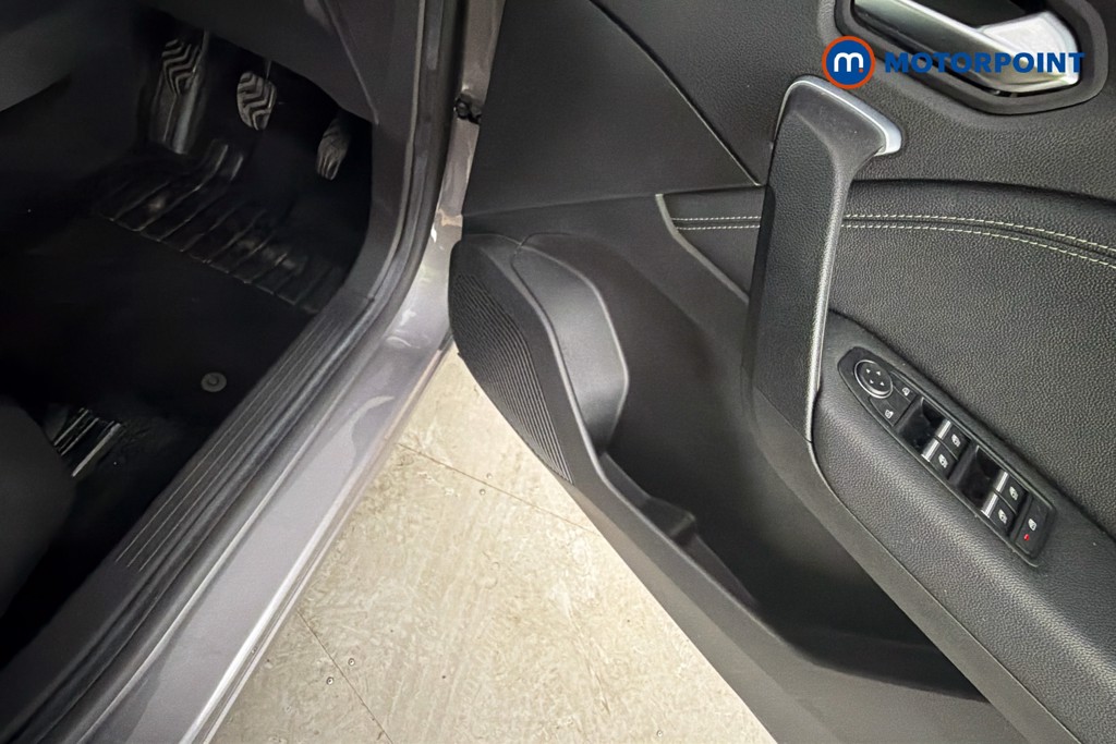 Renault Captur Techno Manual Petrol SUV - Stock Number (1661354) - 21st supplementary image