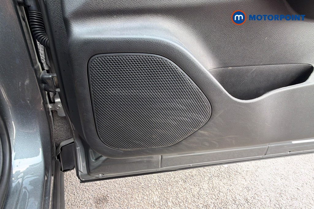 Nissan Qashqai N-Connecta Manual Petrol SUV - Stock Number (1661367) - 21st supplementary image