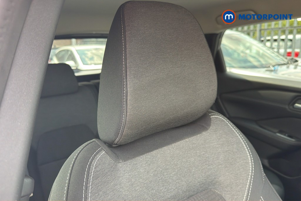 Nissan Qashqai N-Connecta Manual Petrol SUV - Stock Number (1661367) - 23rd supplementary image