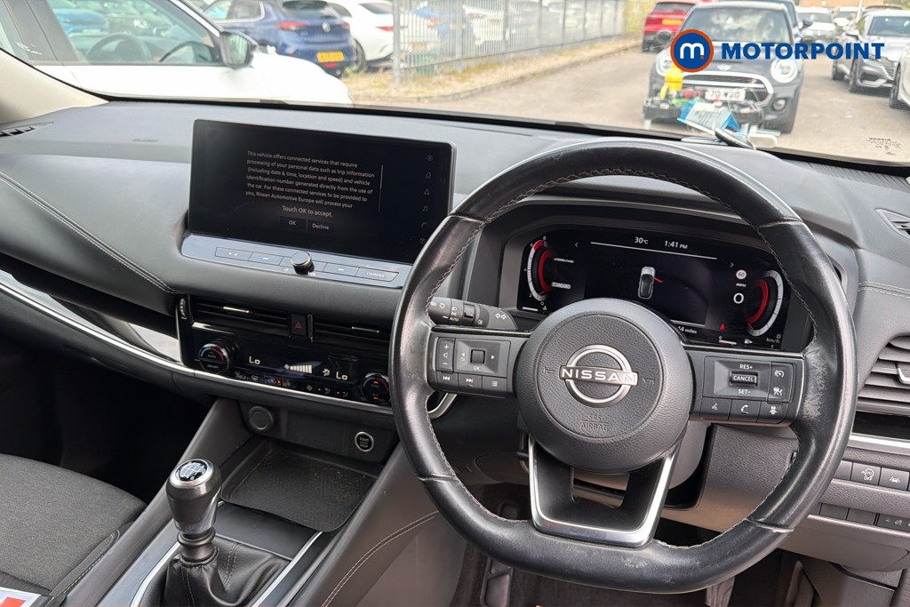 Nissan Qashqai N-Connecta Manual Petrol SUV - Stock Number (1661367) - 1st supplementary image