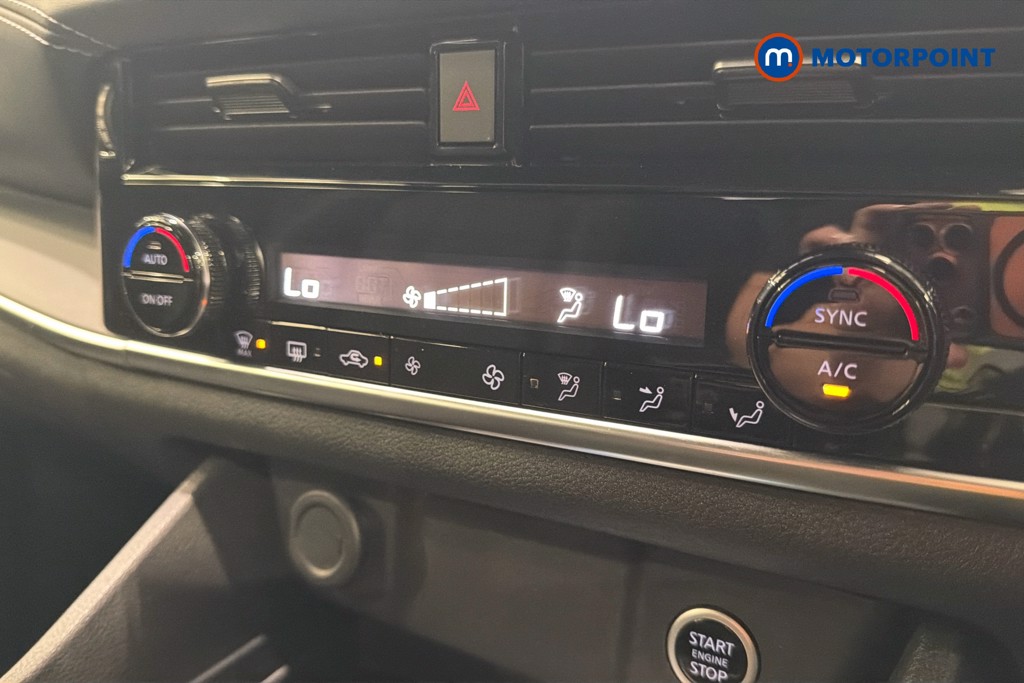 Nissan Qashqai Acenta Premium Automatic Petrol SUV - Stock Number (1661871) - 12th supplementary image