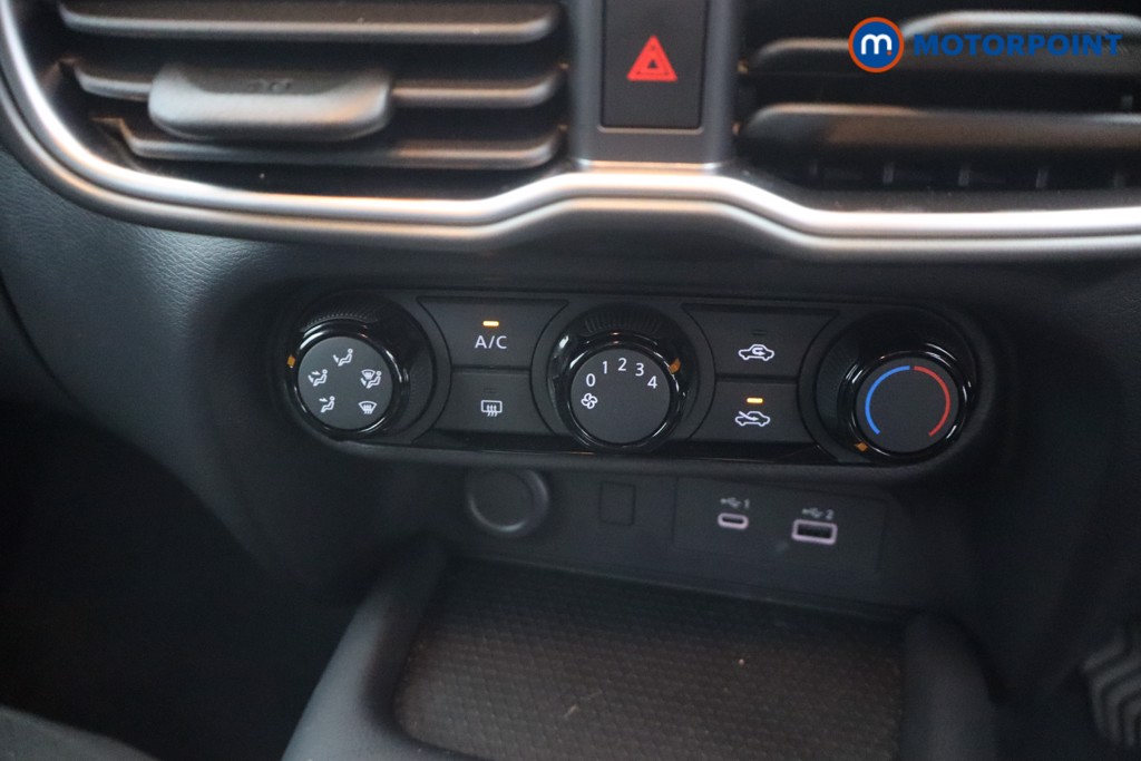 Nissan Juke Acenta Premium Manual Petrol SUV - Stock Number (1662270) - 4th supplementary image